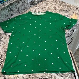 Denim & Flower Green Tee with White Clover Accents. Size large.